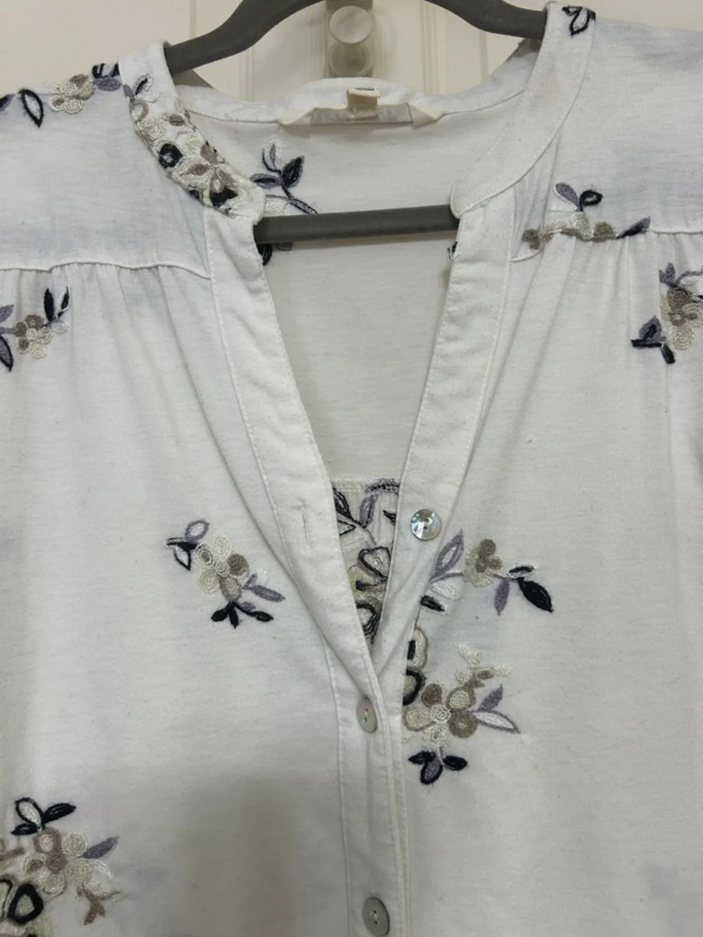 Hope Springs Embroidered Floral Button Front Shirt in Neutrals Abalone Buttons L - Picture 5 of 12